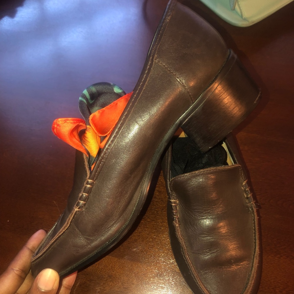 Leather upper shoes
